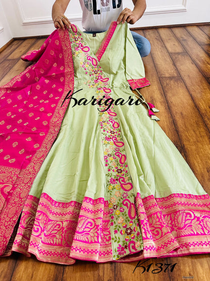 Super Premium mul cotton Anghrakha gown detailed k1371